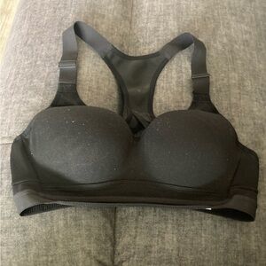 VS 34B black sports bra